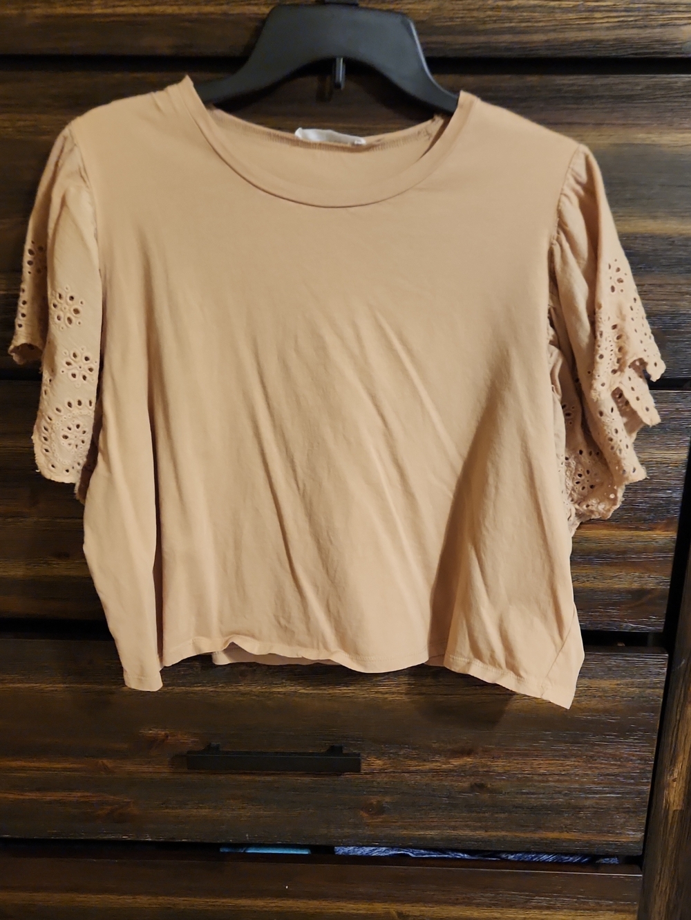 Women's Short Sleeve Eyelet Flutter Top - Beige